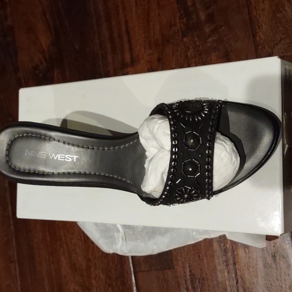 Nine West beaded black and silver heels, silk, 8.5 - Picture 4 of 14